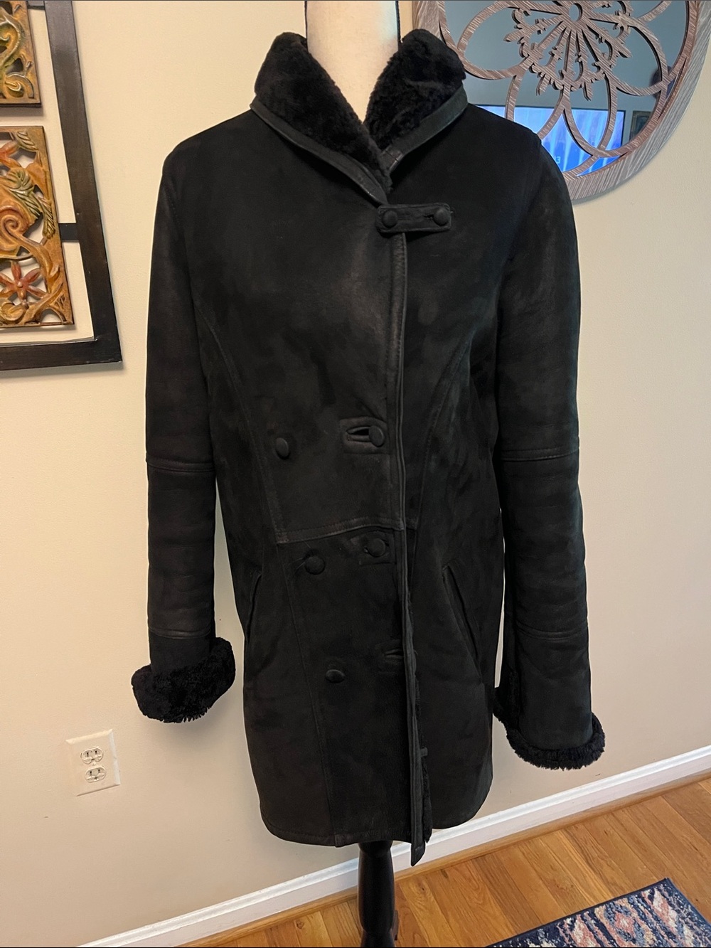 Classic Black Shearling Coat - Women large, small/ medium for man, Argentina